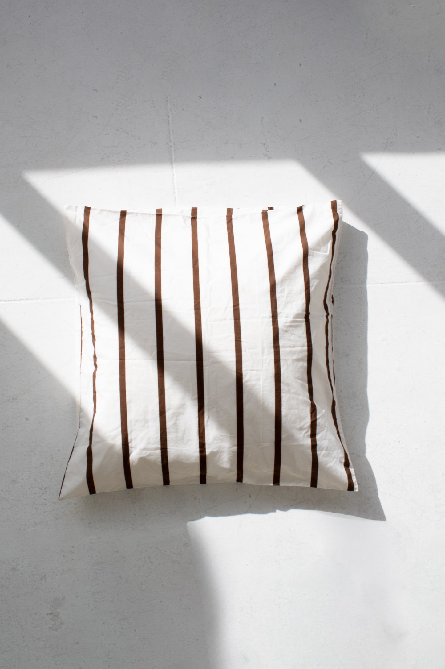 washed percale pillow case – chocolate stripes