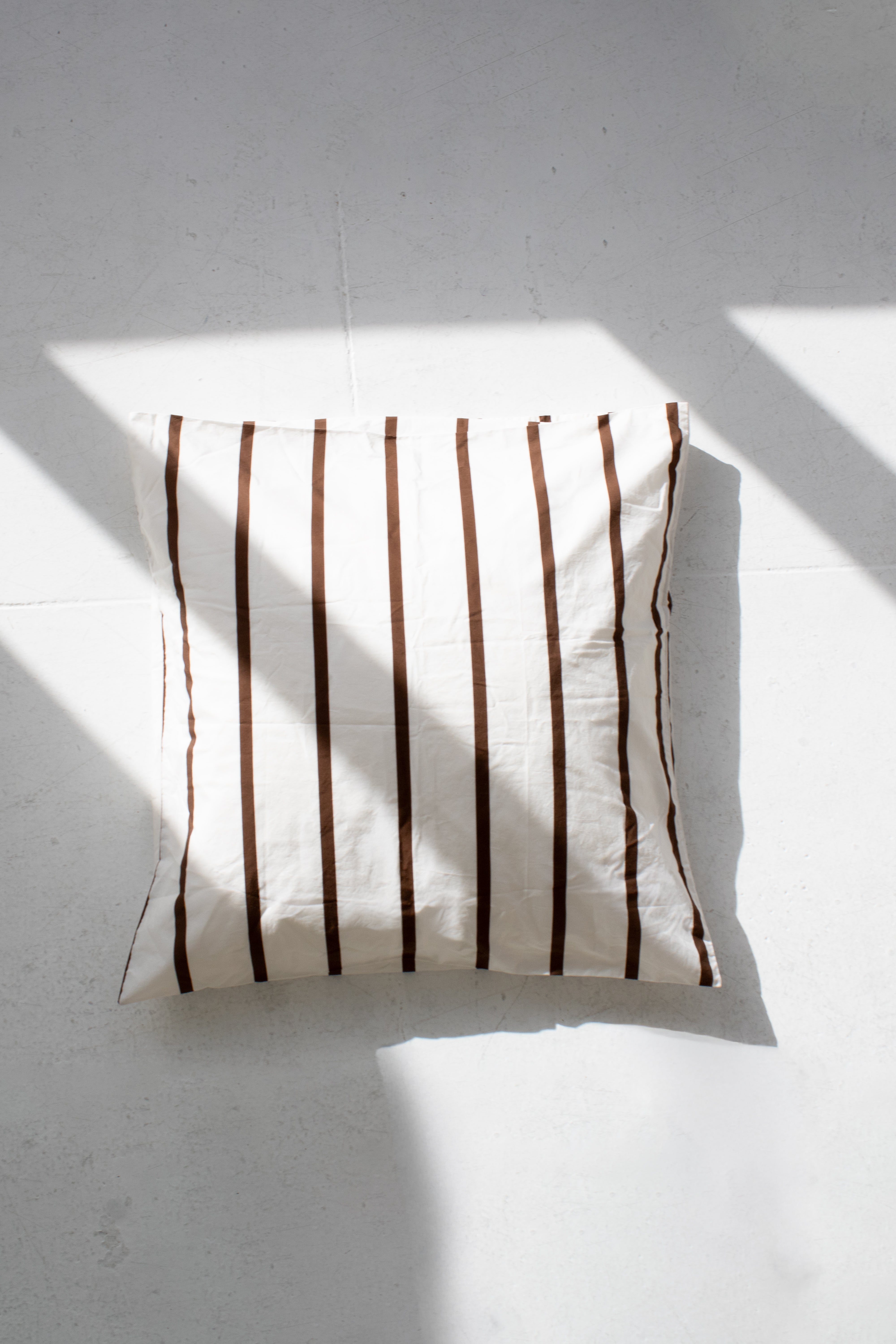 washed percale pillow case – chocolate stripes