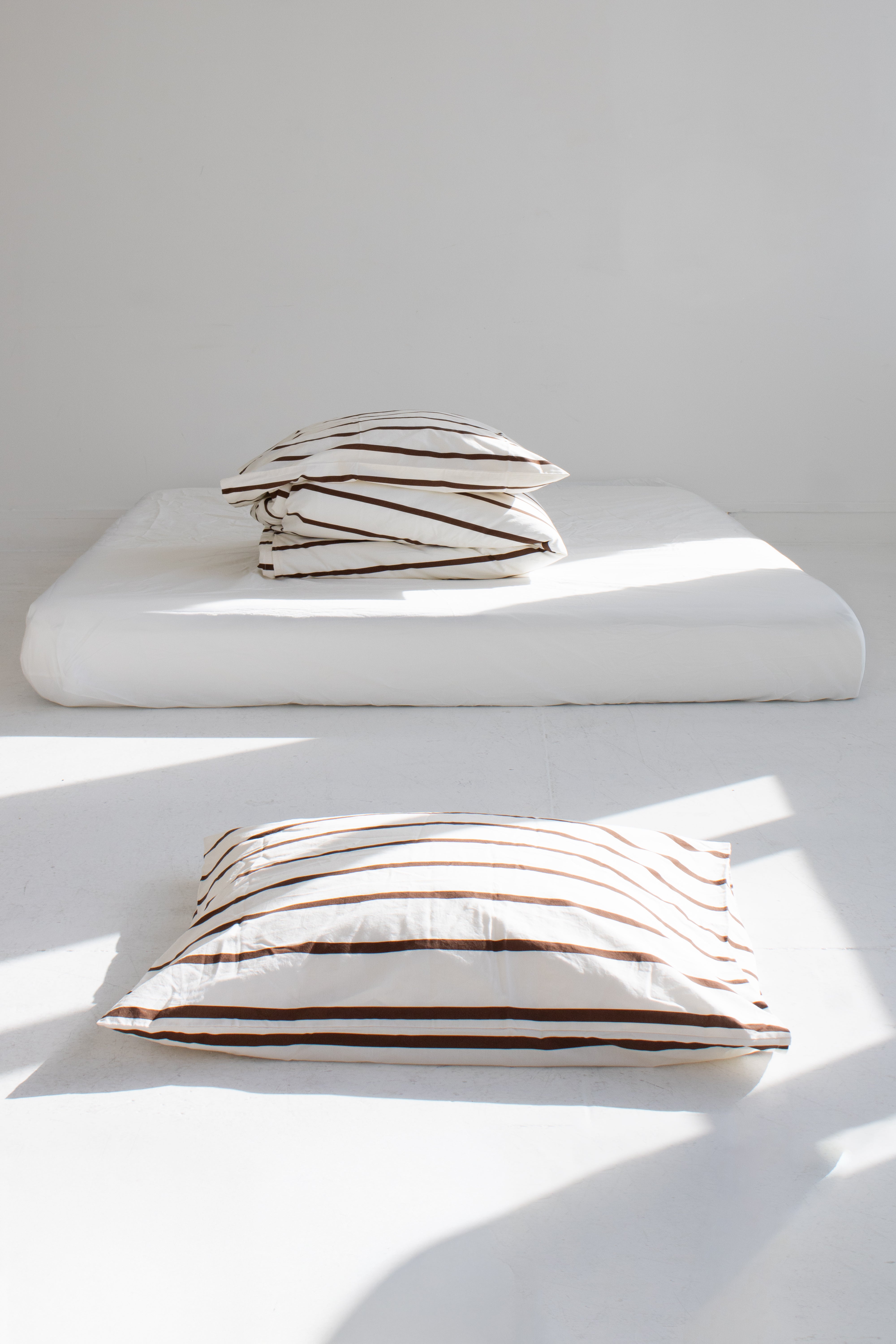 washed percale pillow case – chocolate stripes